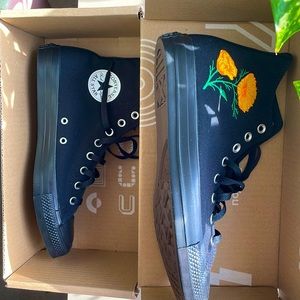 Womens 11/ Mens 9 Embroidered Converse